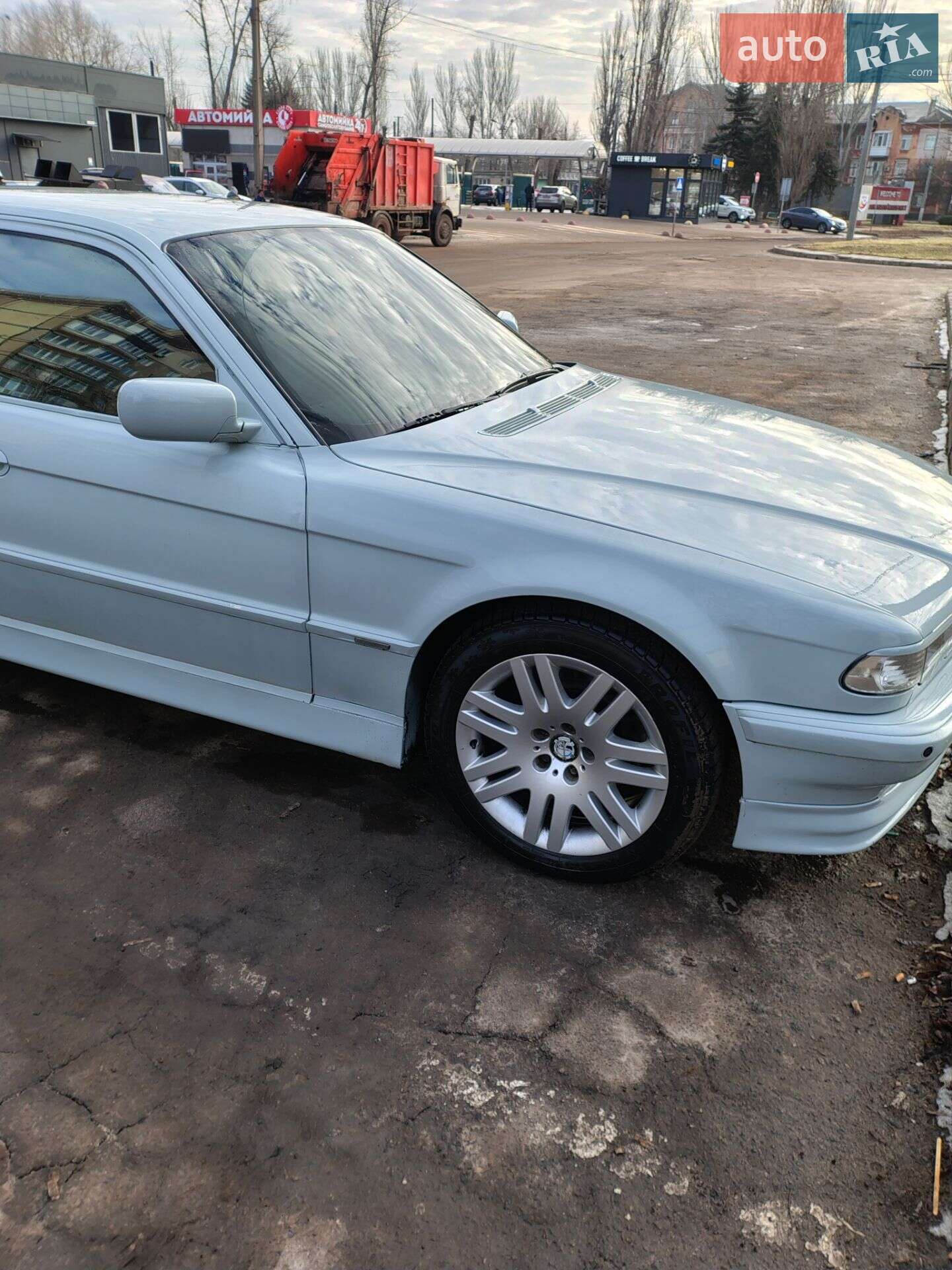 BMW 735I 2000