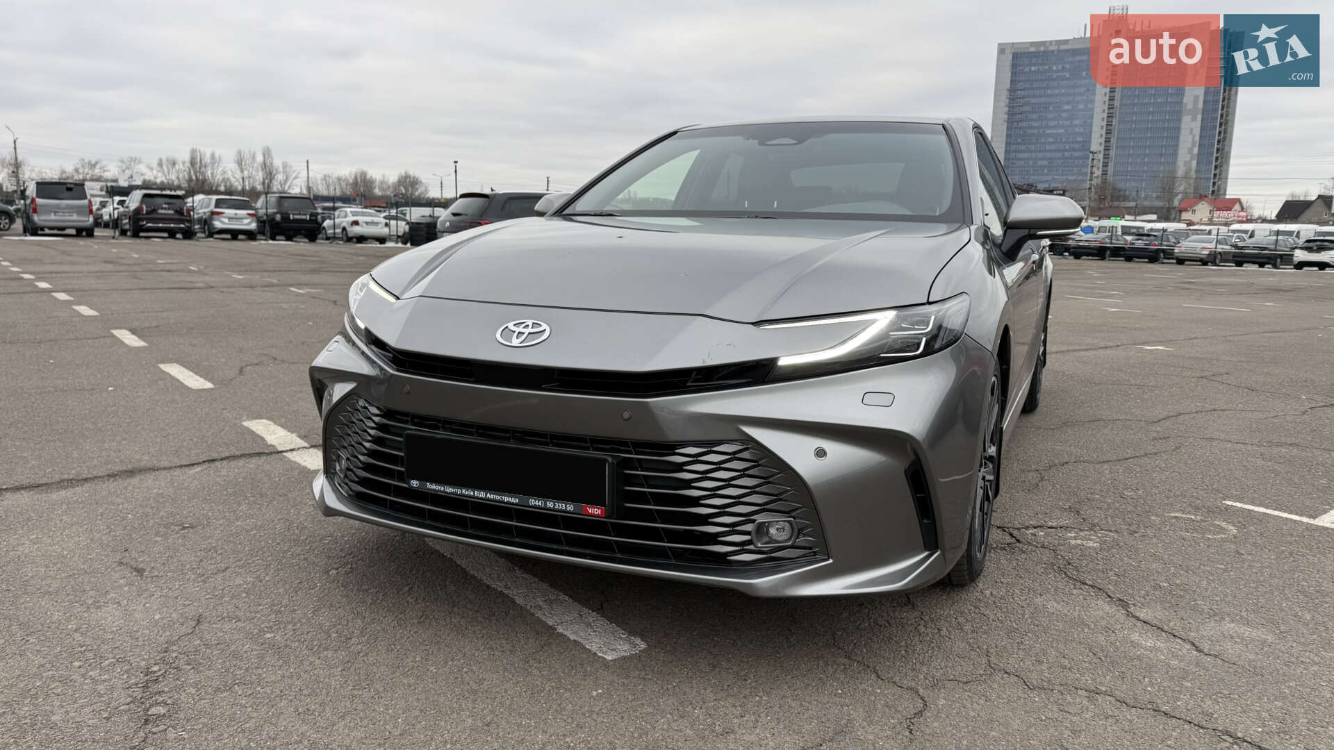 TOYOTA CAMRY 2025