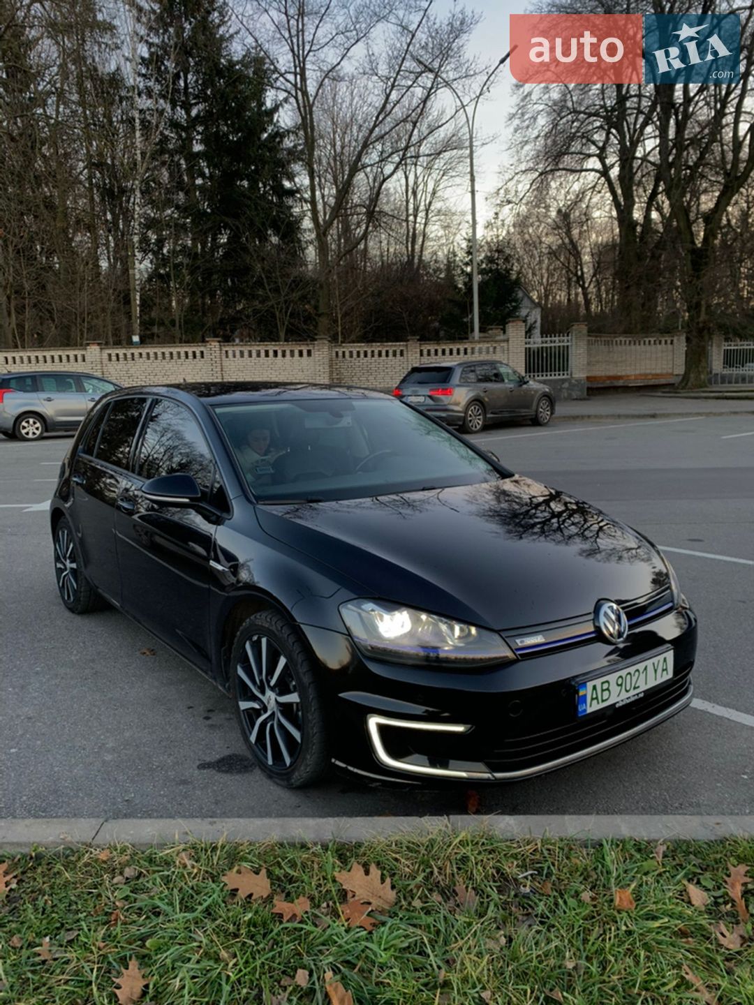 VOLKSWAGEN E-GOLF 2015