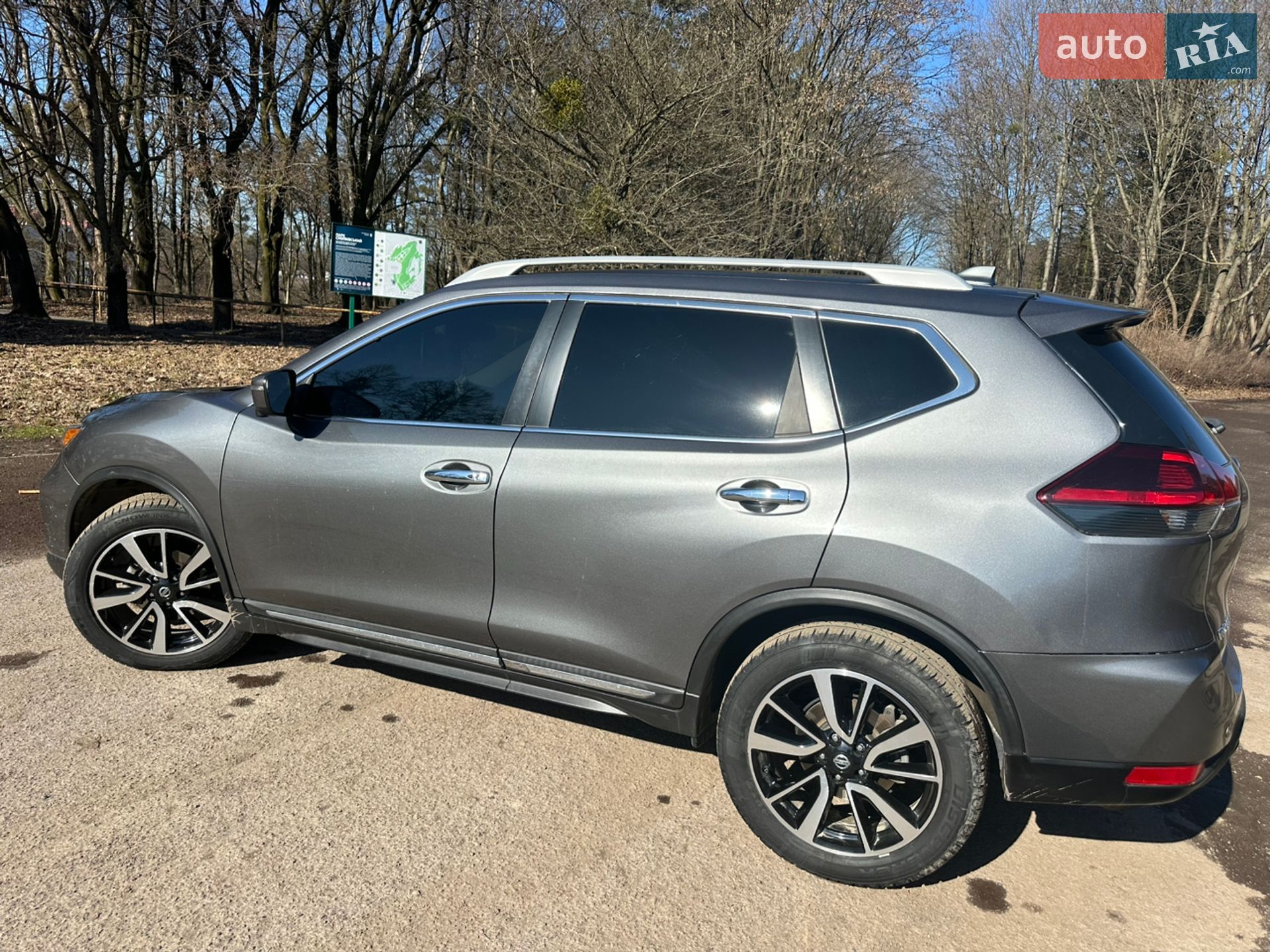 Головне фото звіту автомобіля NISSAN ROGUE 2019