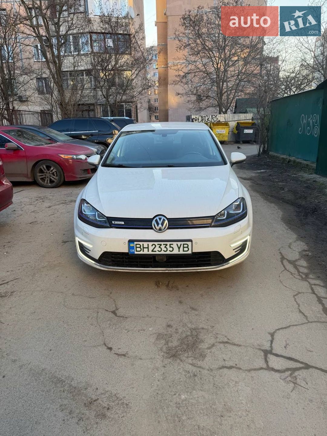 VOLKSWAGEN E-GOLF 2016