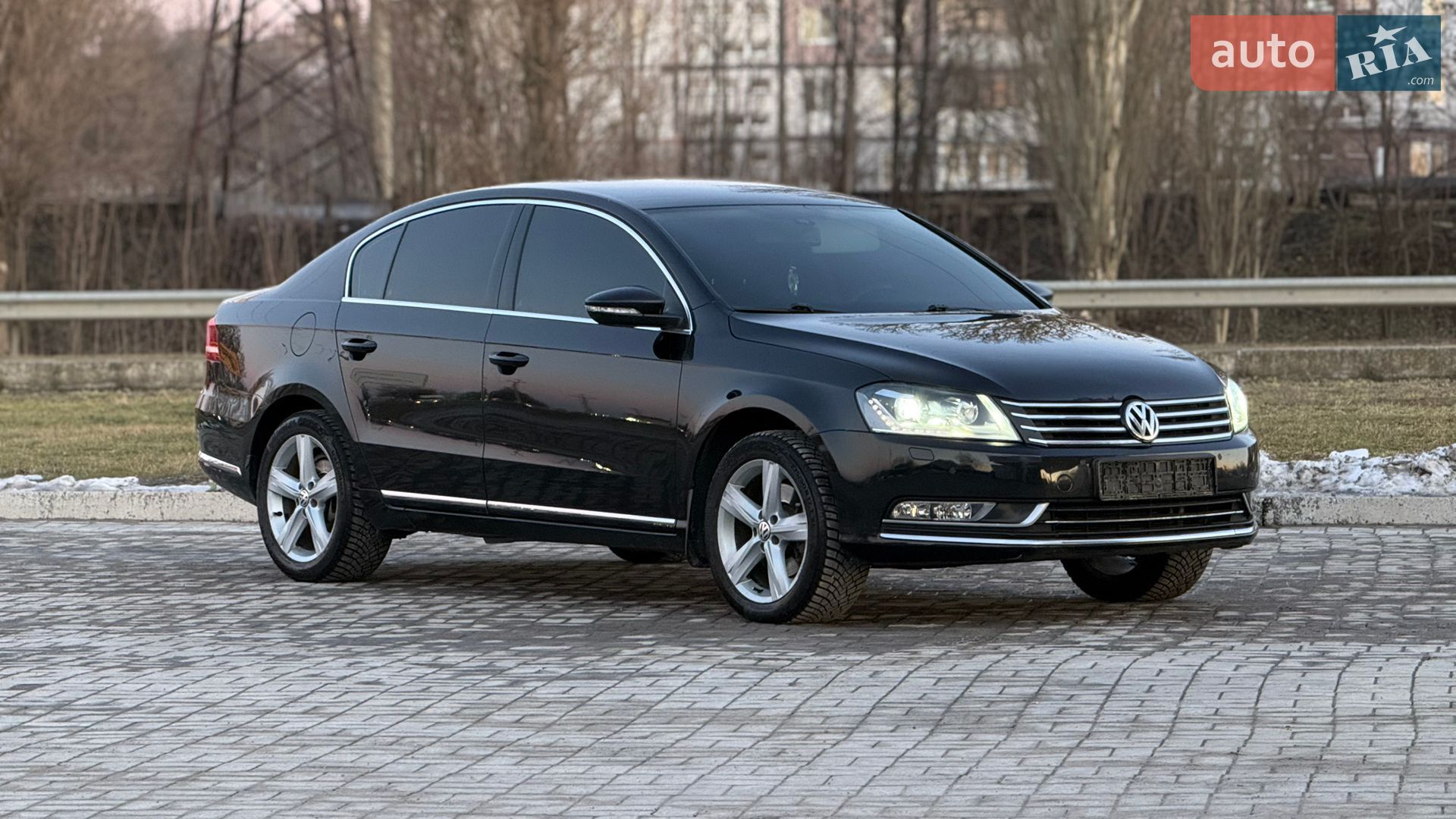 VOLKSWAGEN PASSAT 2012