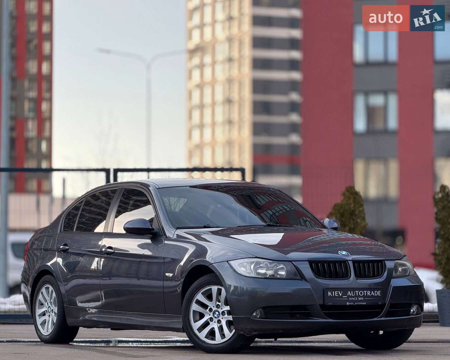 Головне фото звіту автомобіля BMW 320 2005