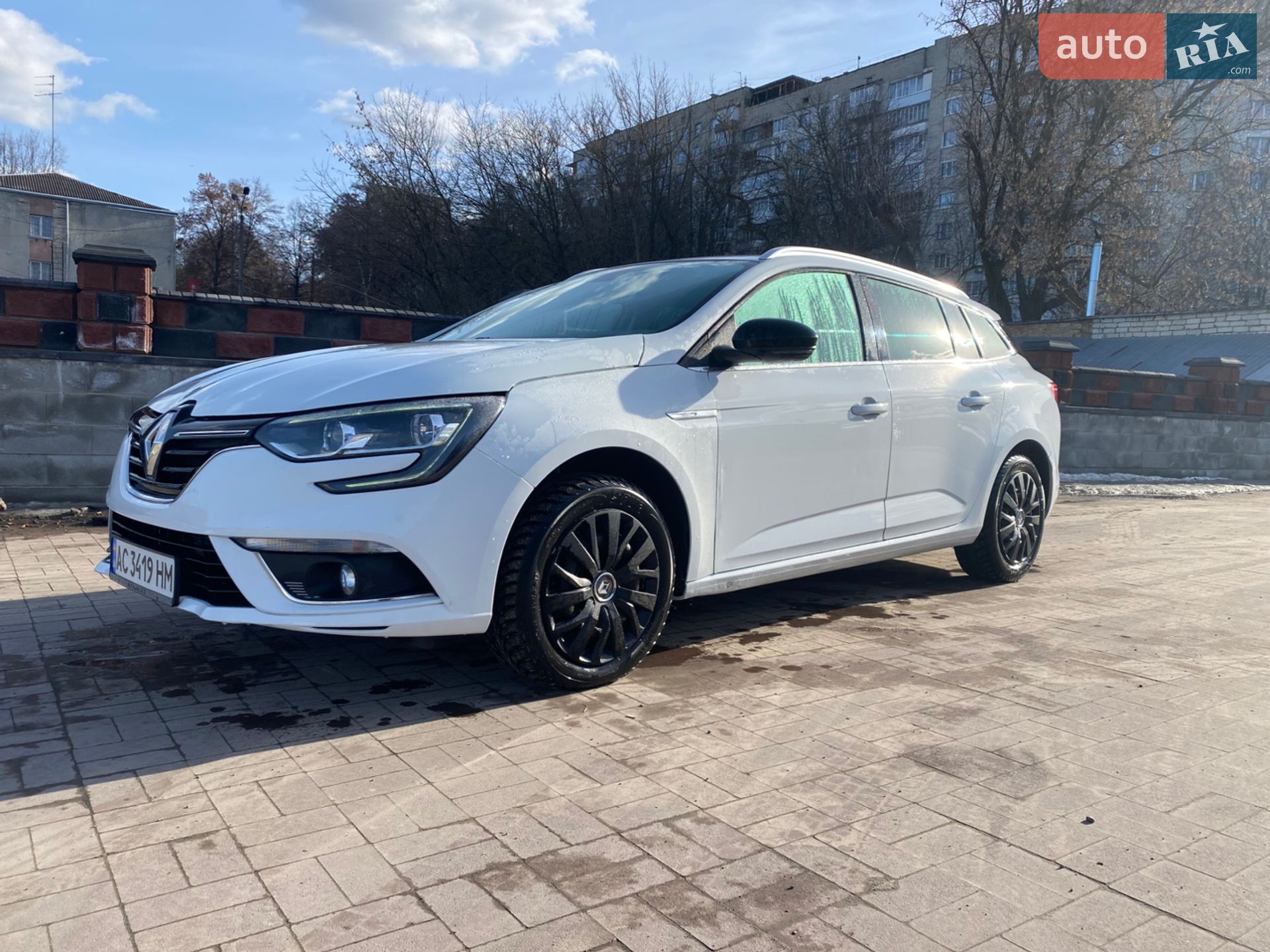 Головне фото звіту автомобіля RENAULT MEGANE 2017