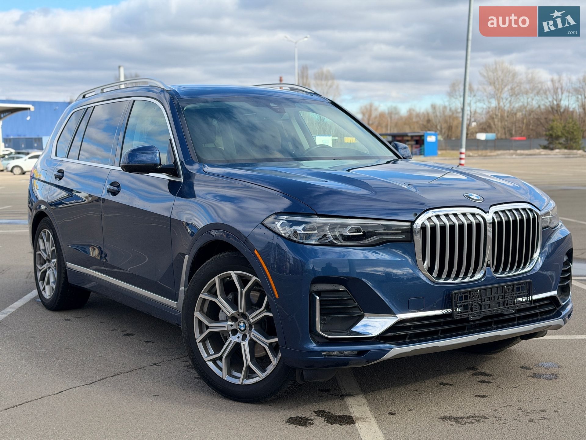 Головне фото звіту автомобіля BMW X7 2019