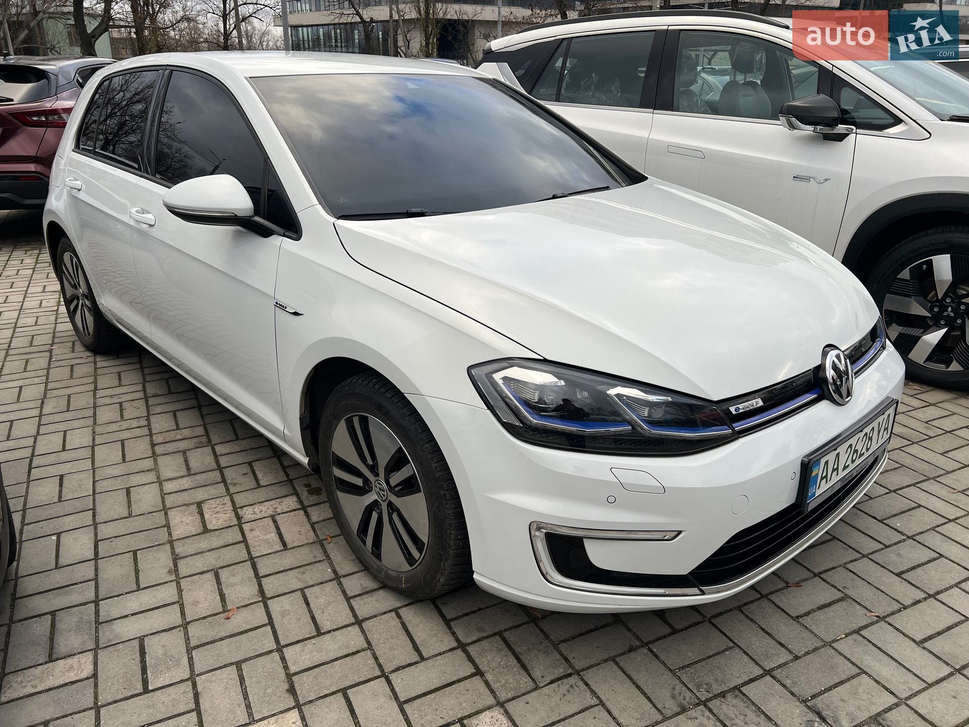 VOLKSWAGEN E-GOLF 2018