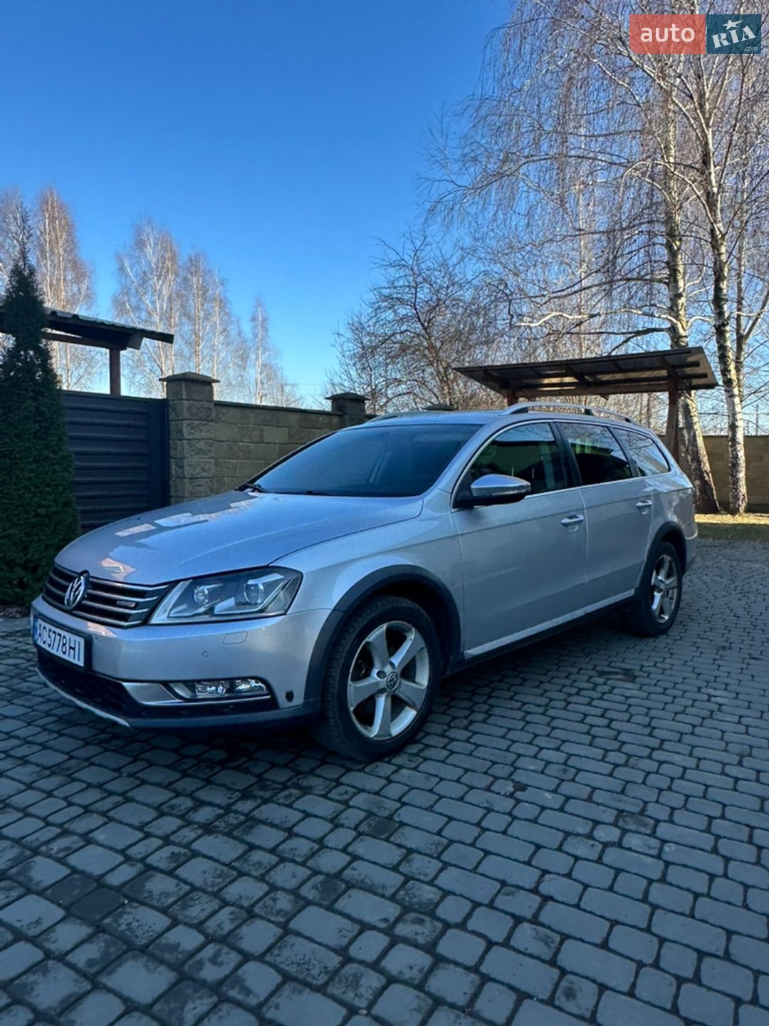 VOLKSWAGEN PASSAT 2012