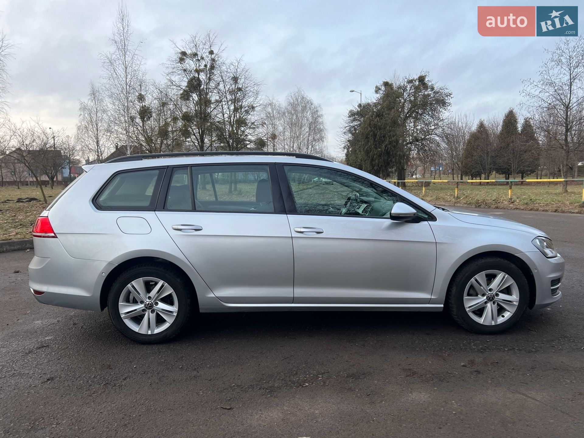 VOLKSWAGEN GOLF 2016