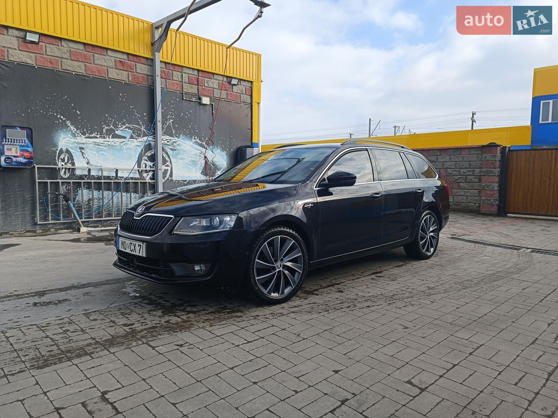 Головне фото звіту автомобіля SKODA OCTAVIA 2016