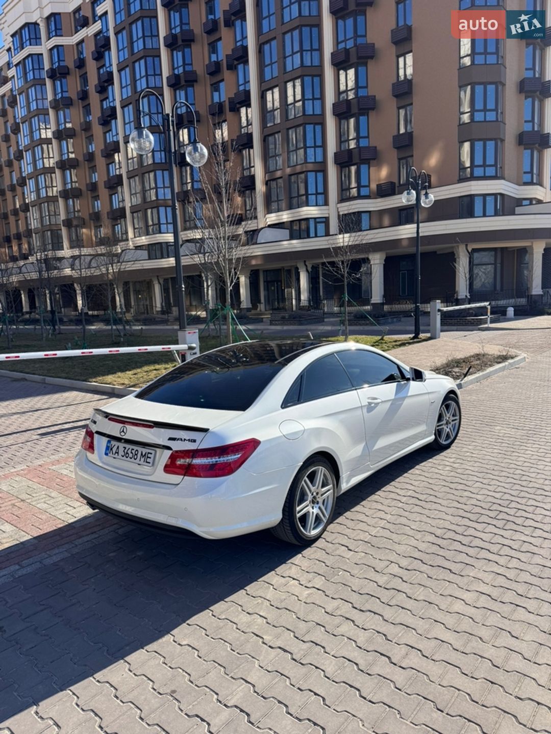 MERCEDES-BENZ E 200 2012