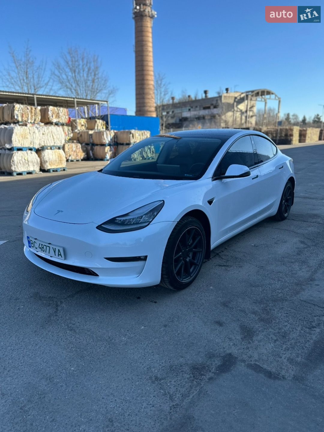 Головне фото звіту автомобіля TESLA MODEL 3 2020