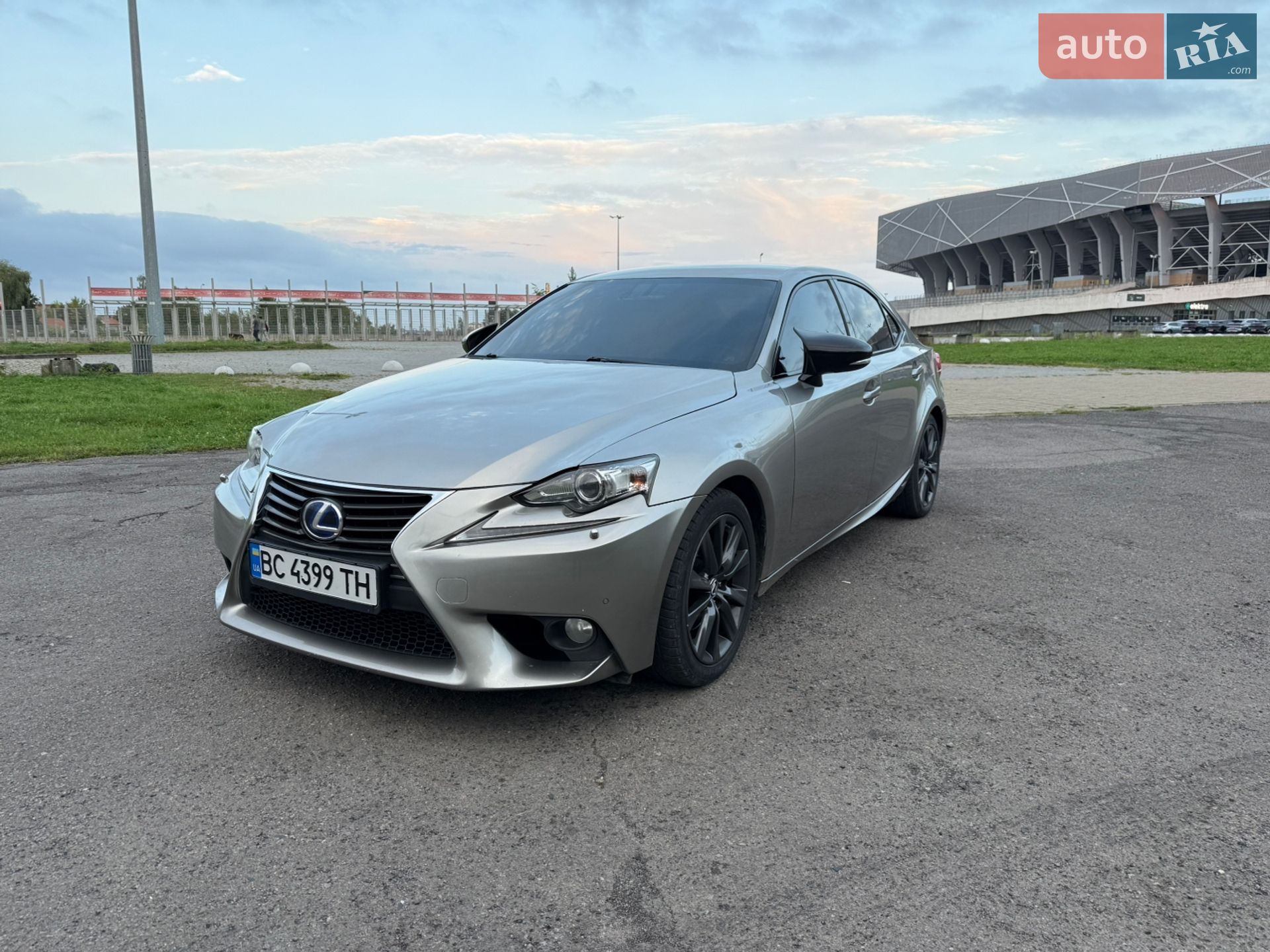 LEXUS IS 300H 2014