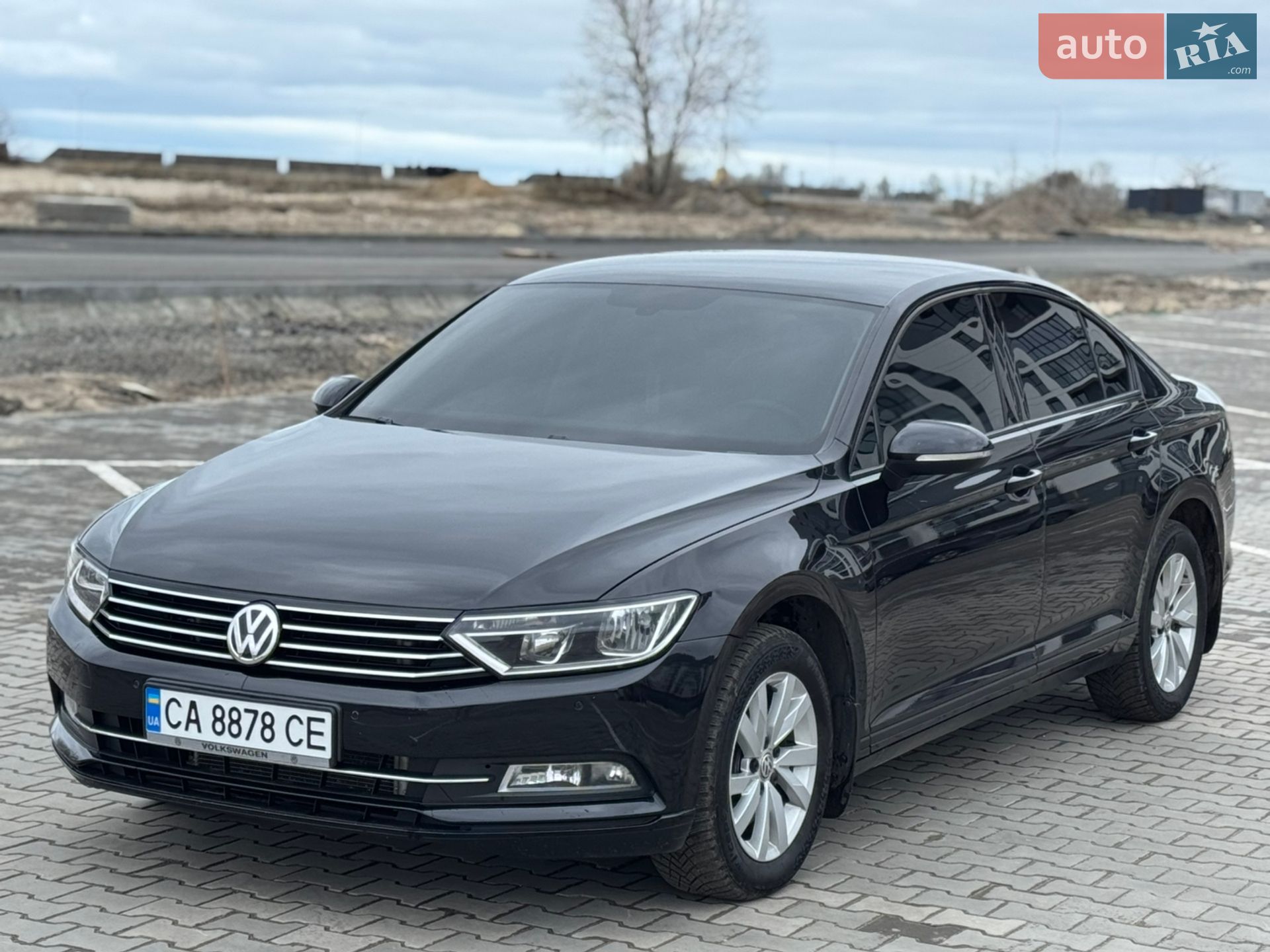 VOLKSWAGEN PASSAT 2017