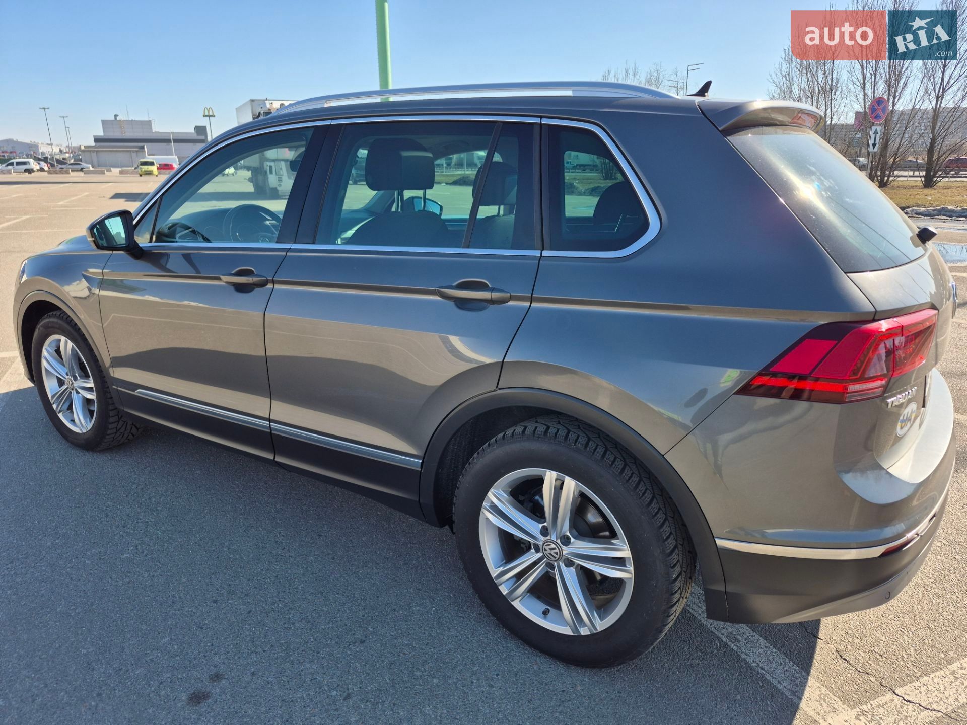 VOLKSWAGEN TIGUAN 2016