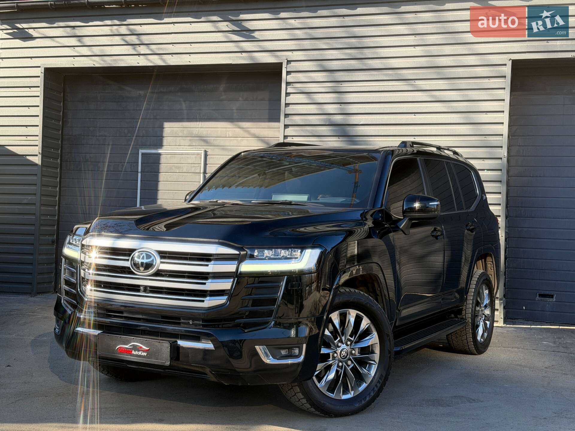 TOYOTA LAND CRUISER