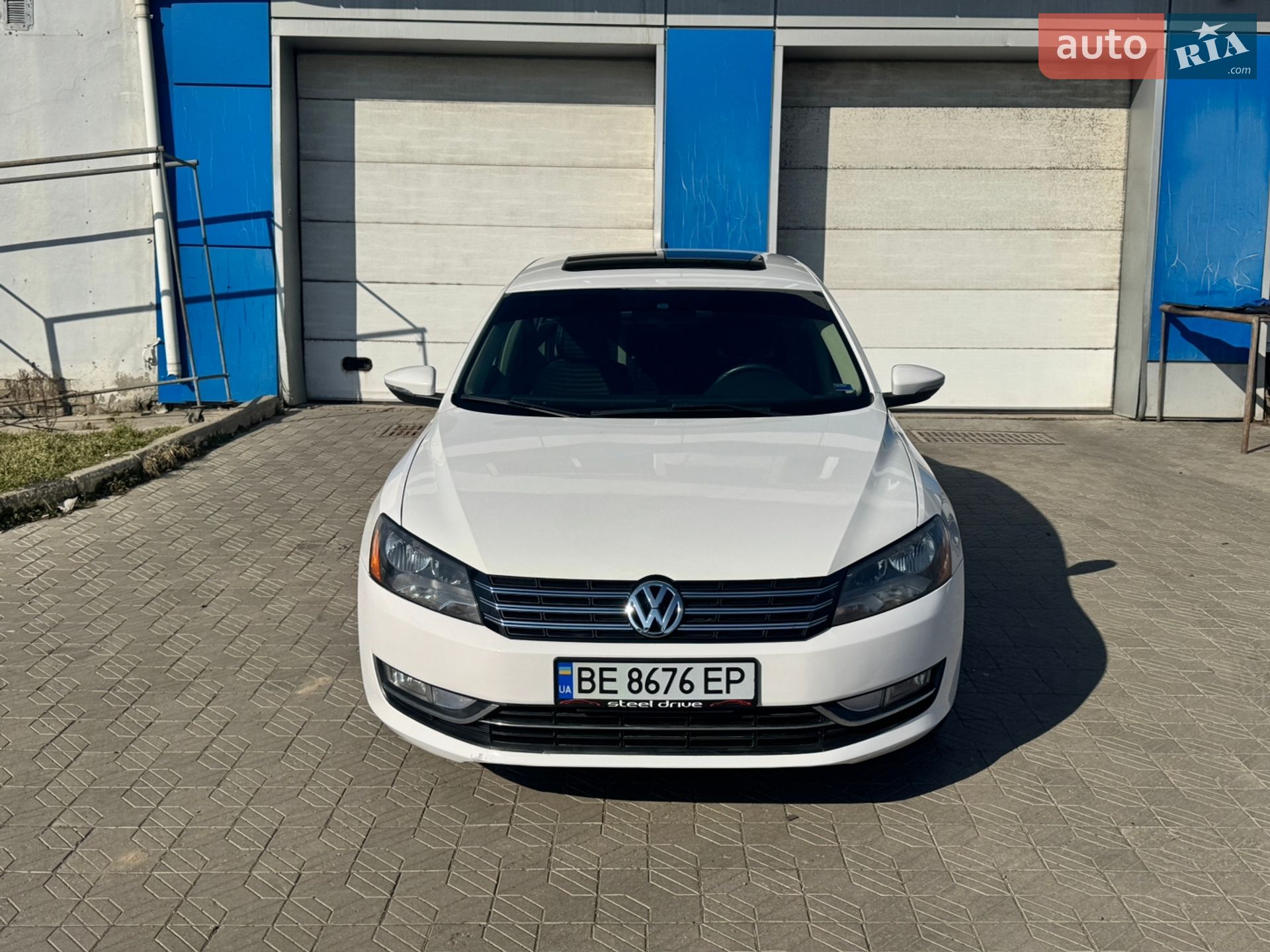 VOLKSWAGEN PASSAT 2011