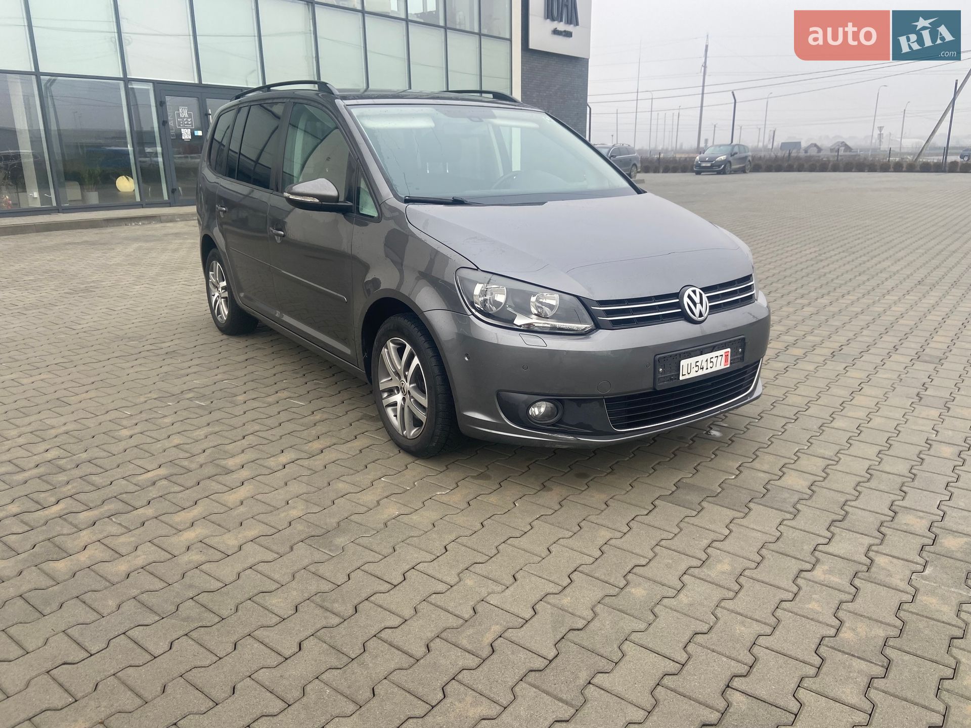 VOLKSWAGEN TOURAN 2014