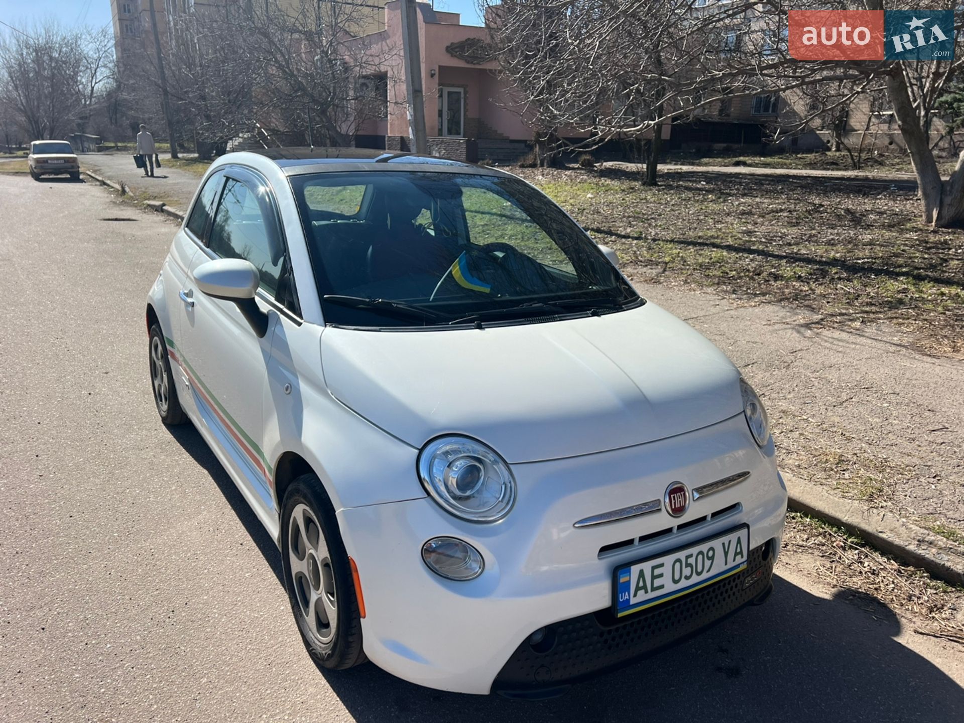 Головне фото звіту автомобіля FIAT 500 2015