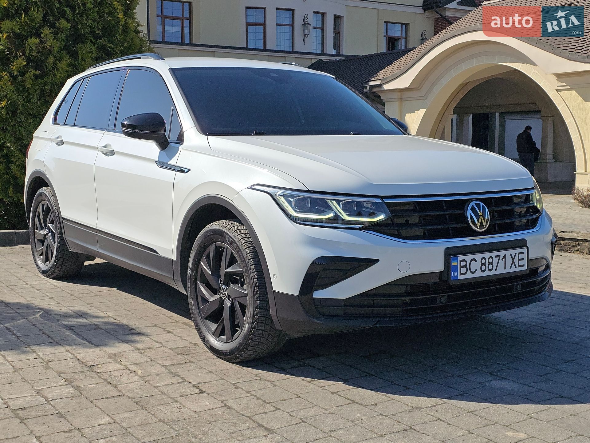VOLKSWAGEN TIGUAN 2021