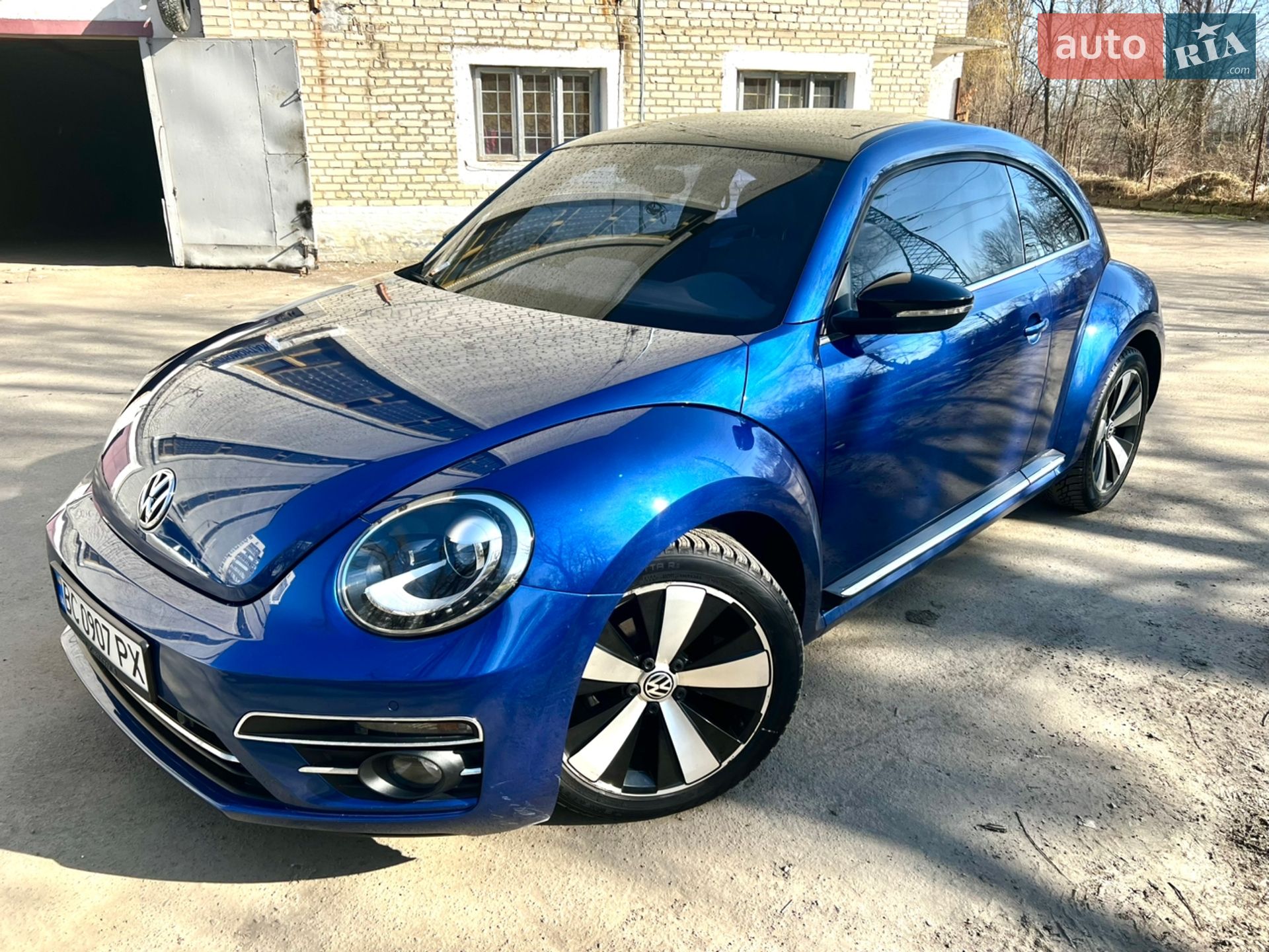 VOLKSWAGEN BEETLE 2012