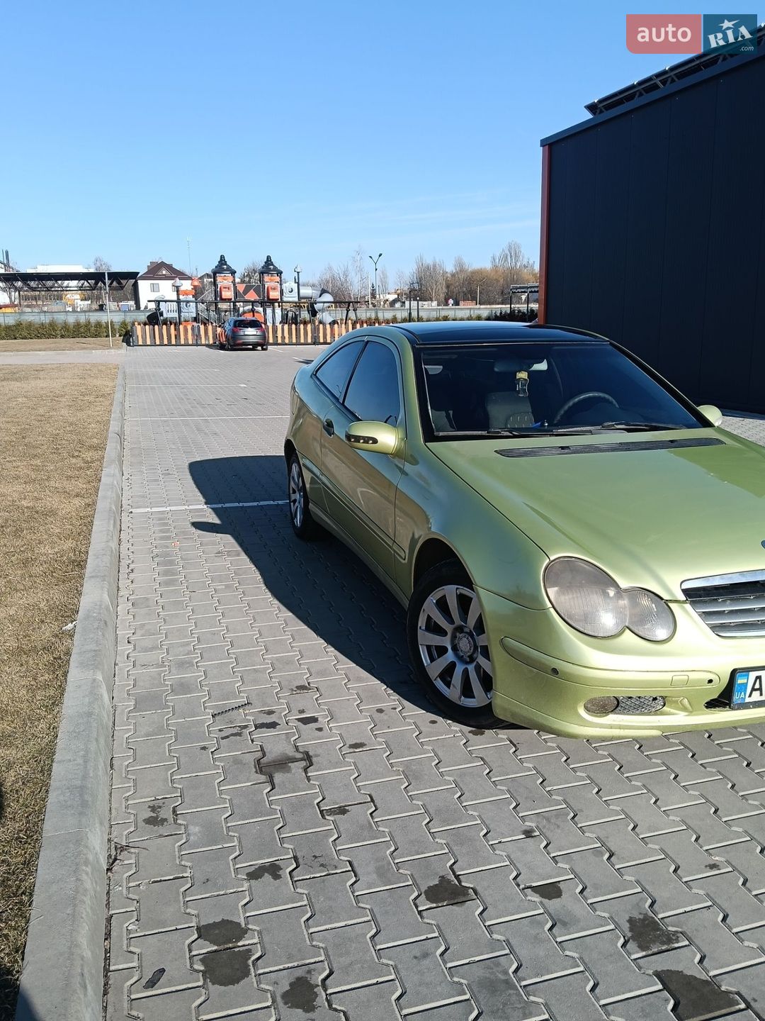 Головне фото звіту автомобіля MERCEDES-BENZ C 200 2002