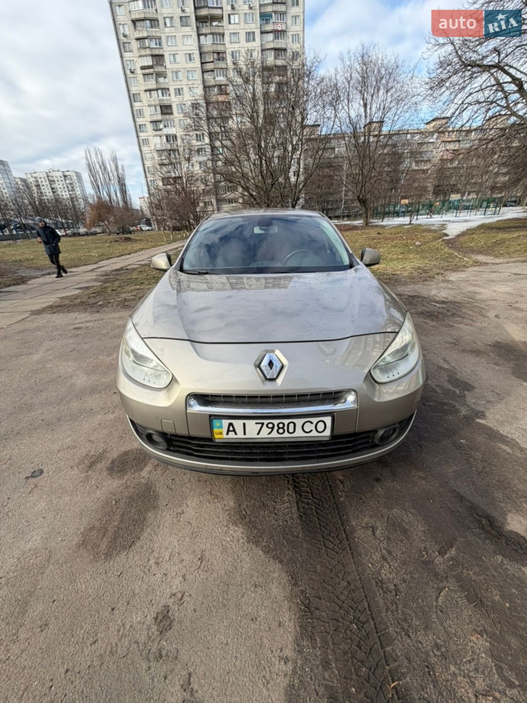 Головне фото звіту автомобіля RENAULT FLUENCE 2010