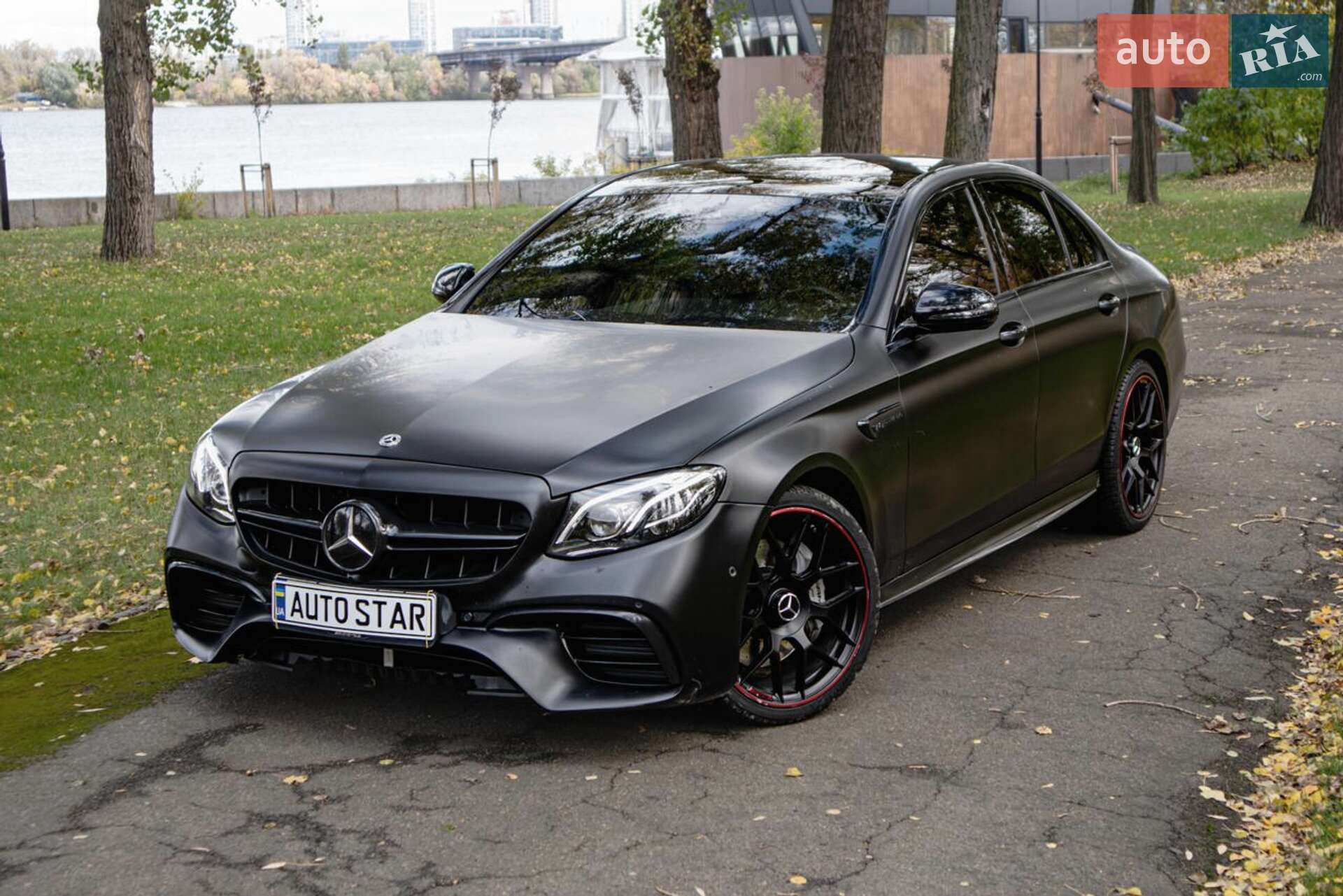 MERCEDES-BENZ E43 AMG 2017