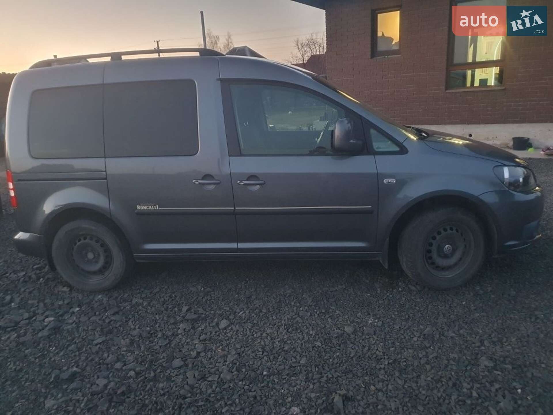VOLKSWAGEN CADDY 2011