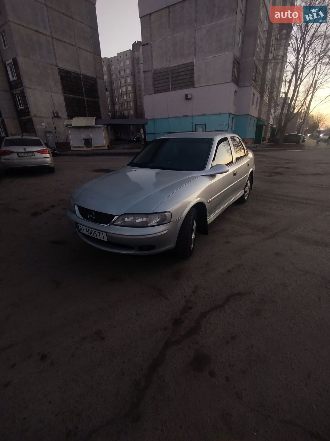 Головне фото звіту автомобіля OPEL VECTRA 1999