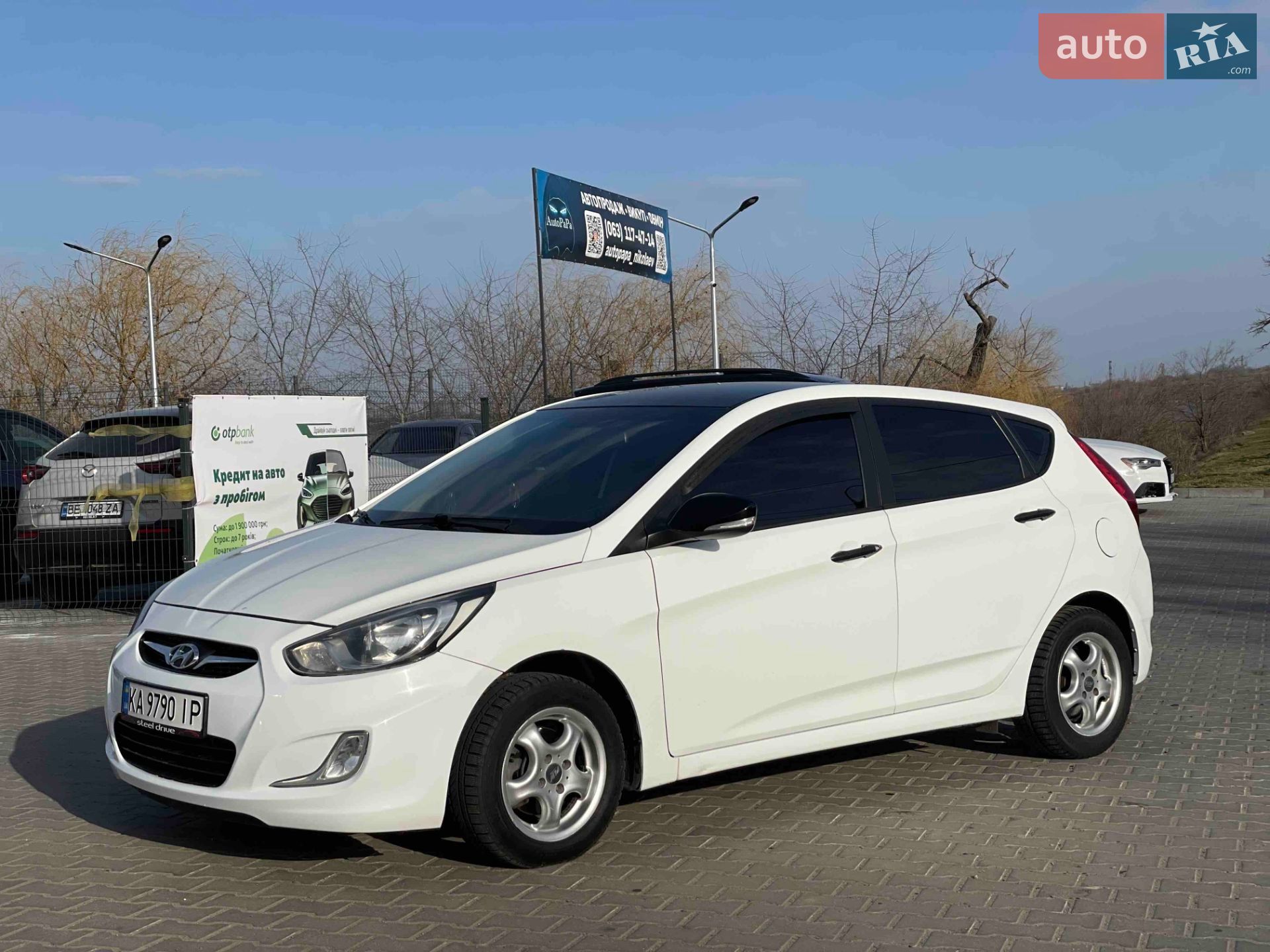 HYUNDAI ACCENT 2012