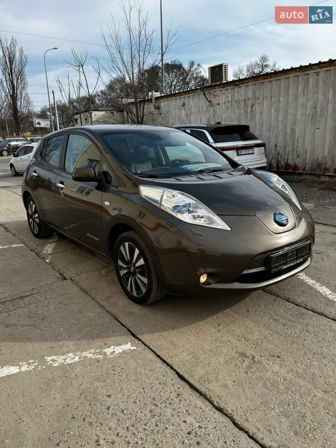 Головне фото звіту автомобіля NISSAN LEAF 2016