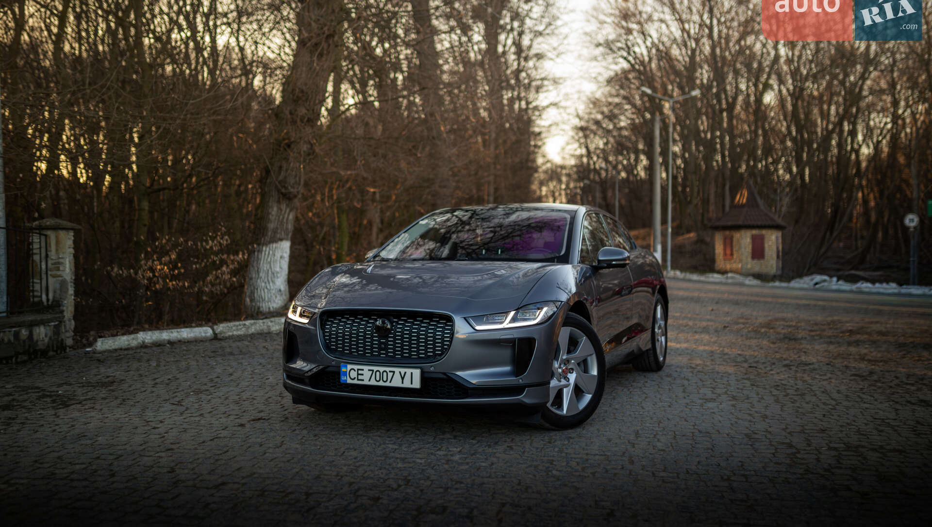 Головне фото звіту автомобіля JAGUAR I-PACE 2020