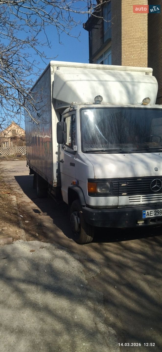 MERCEDES-BENZ 609D 1992
