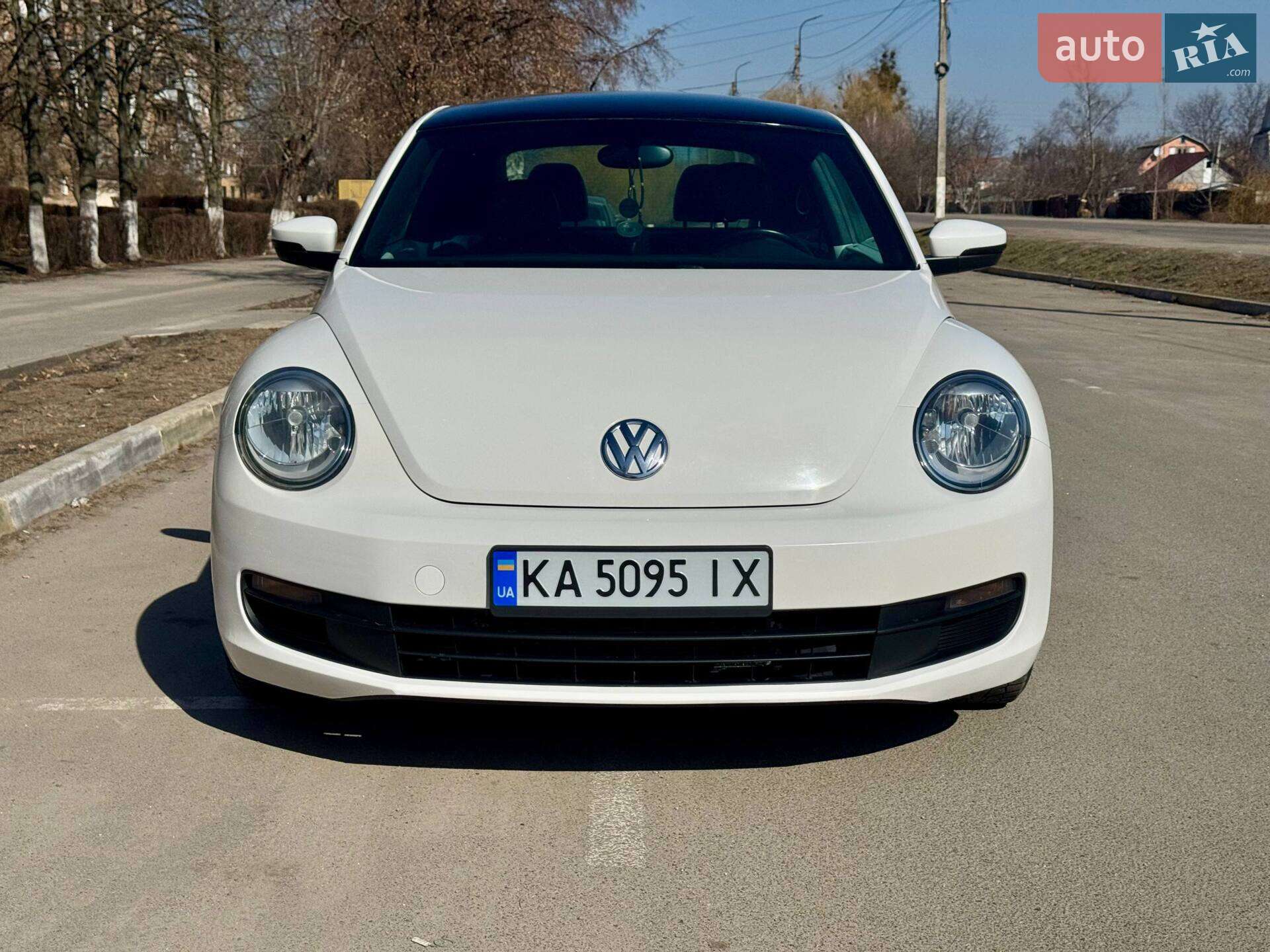 VOLKSWAGEN BEETLE 2012