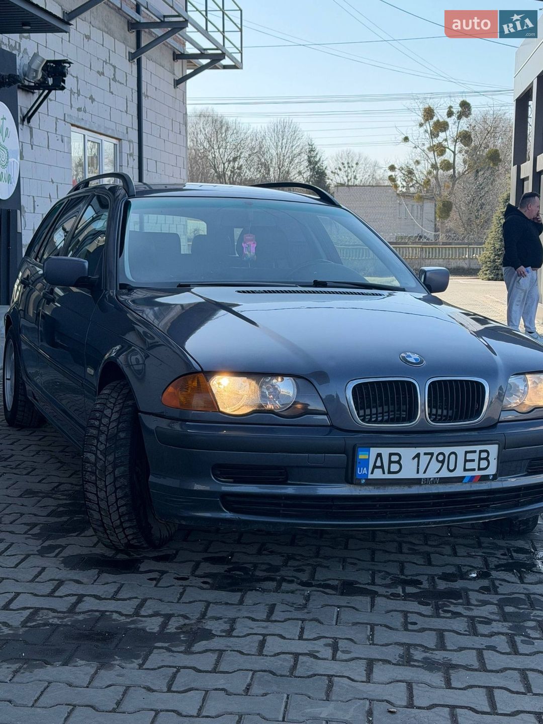 Головне фото звіту автомобіля BMW 318I 1999