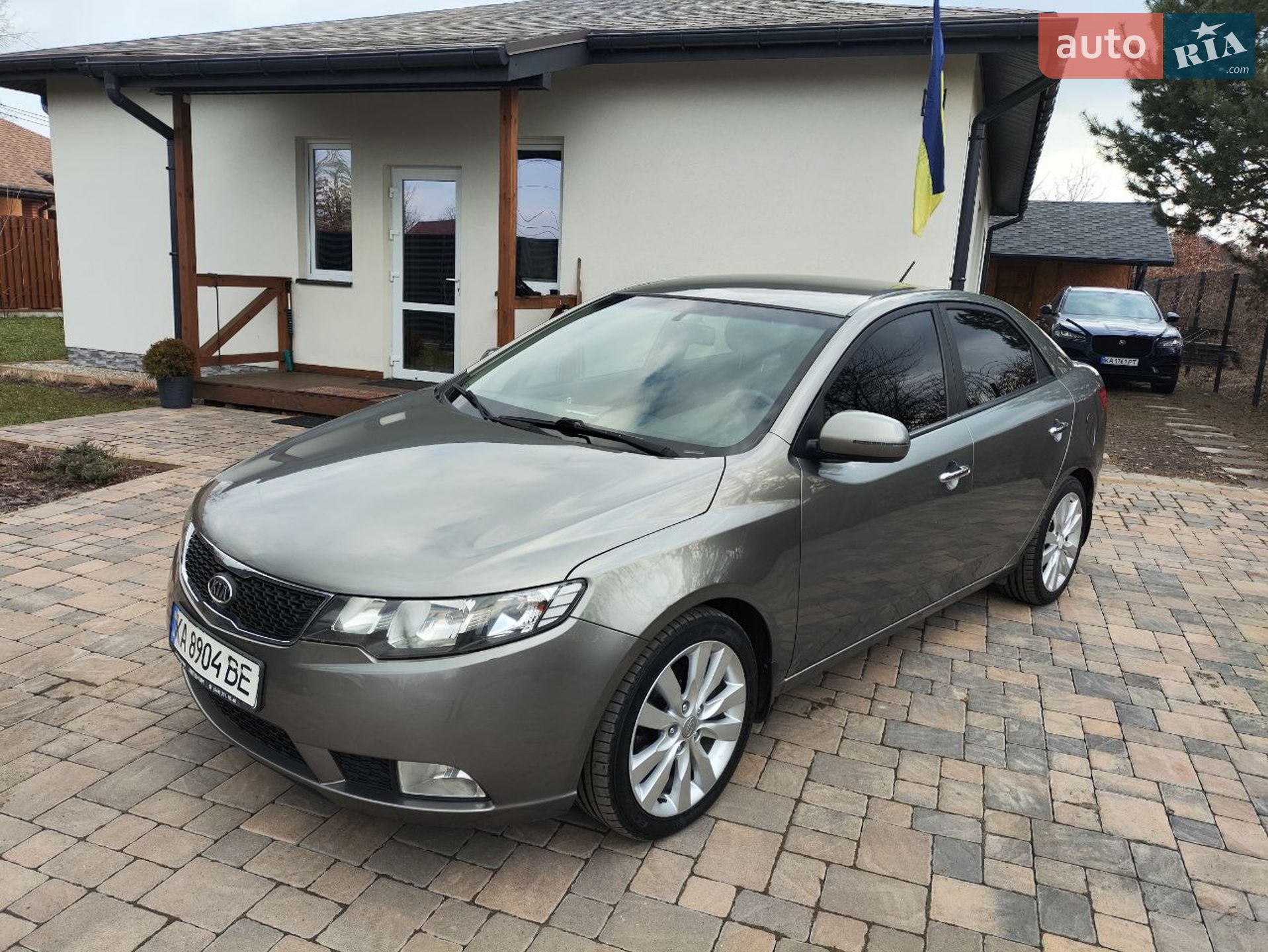 Головне фото звіту автомобіля KIA CERATO 2012