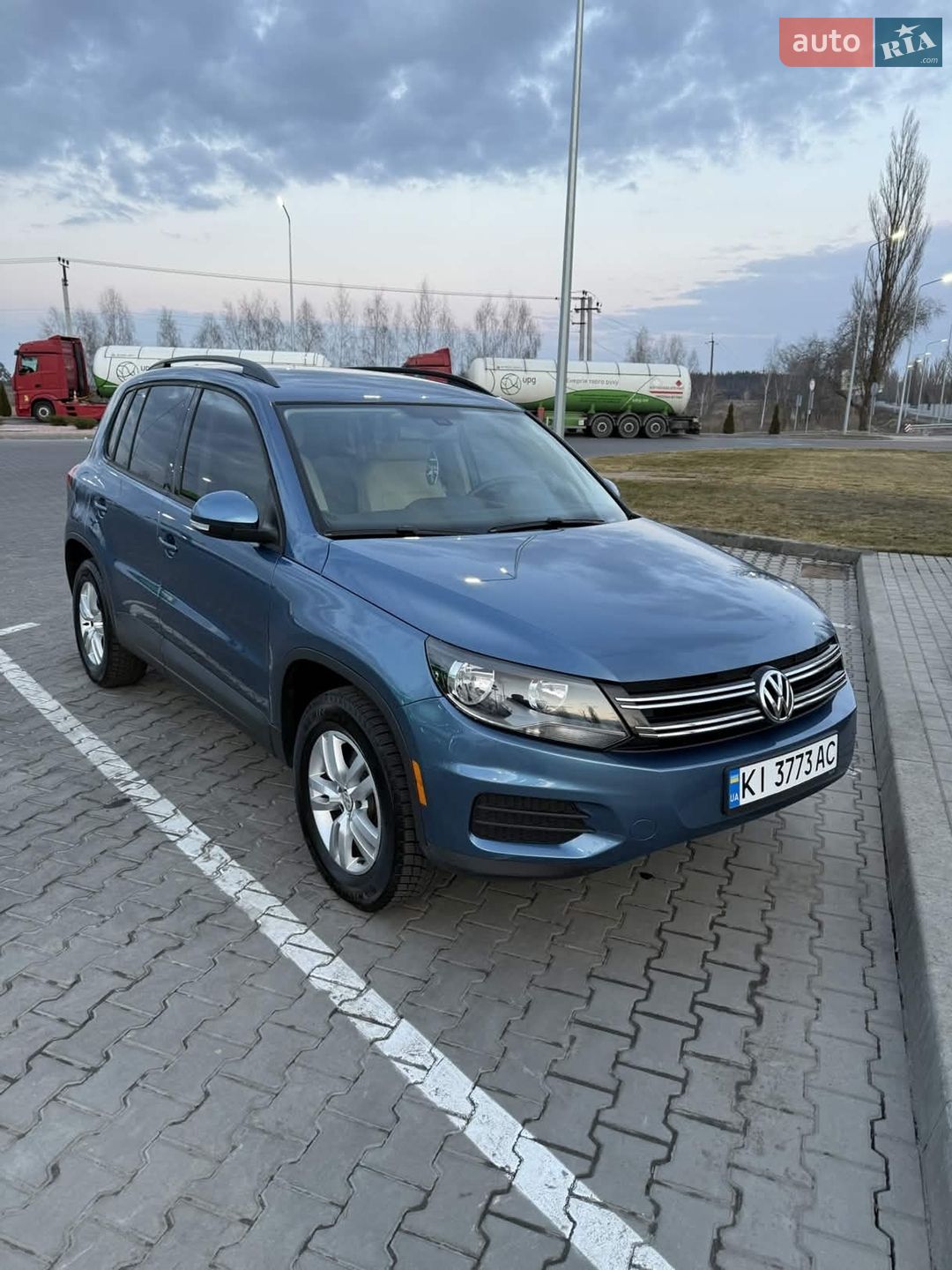 VOLKSWAGEN TIGUAN 2016