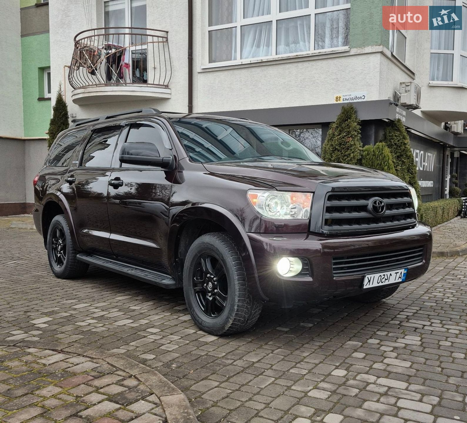 TOYOTA SEQUOIA 2012