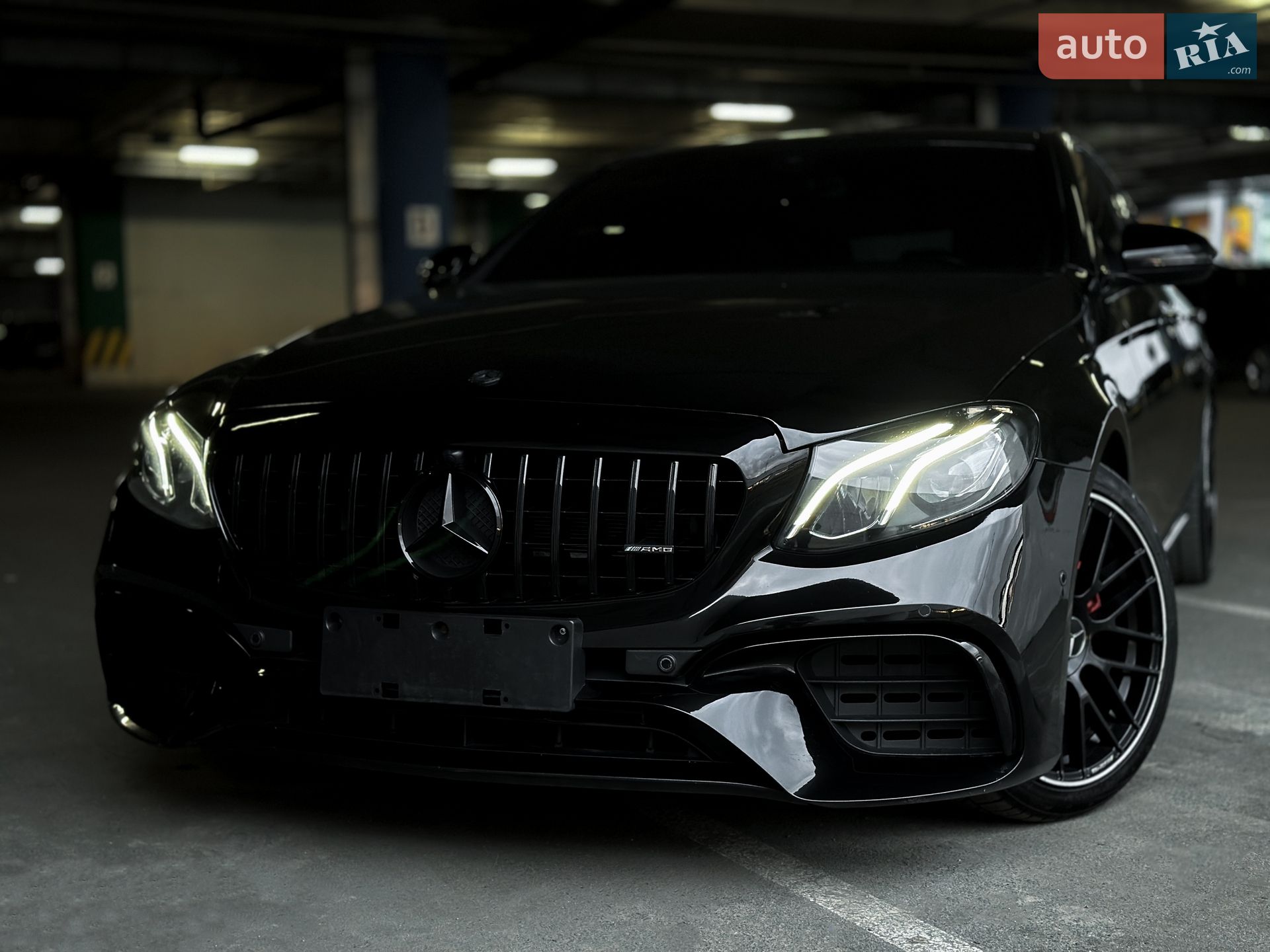 MERCEDES-BENZ E 200 2016