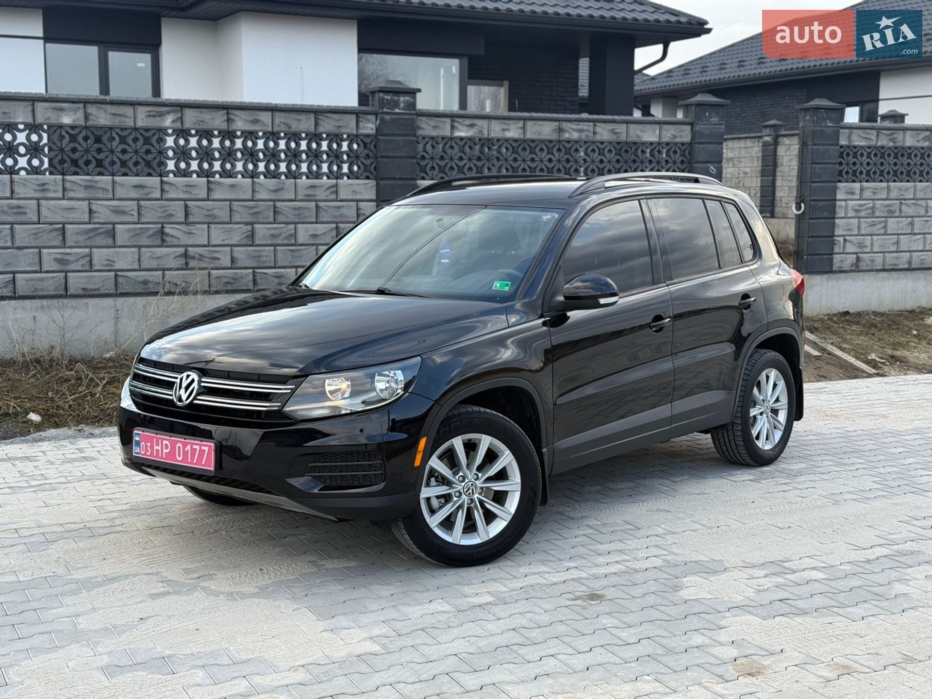 VOLKSWAGEN TIGUAN 2017