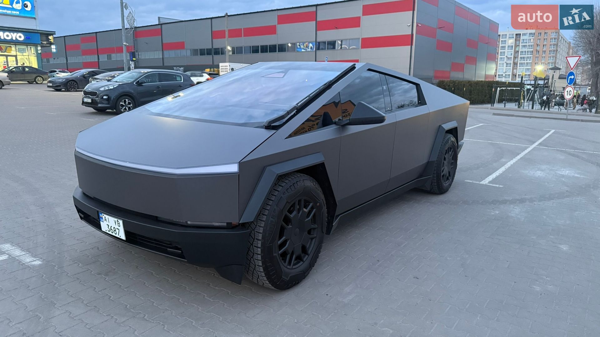 Головне фото звіту автомобіля TESLA CYBERTRUCK 2024