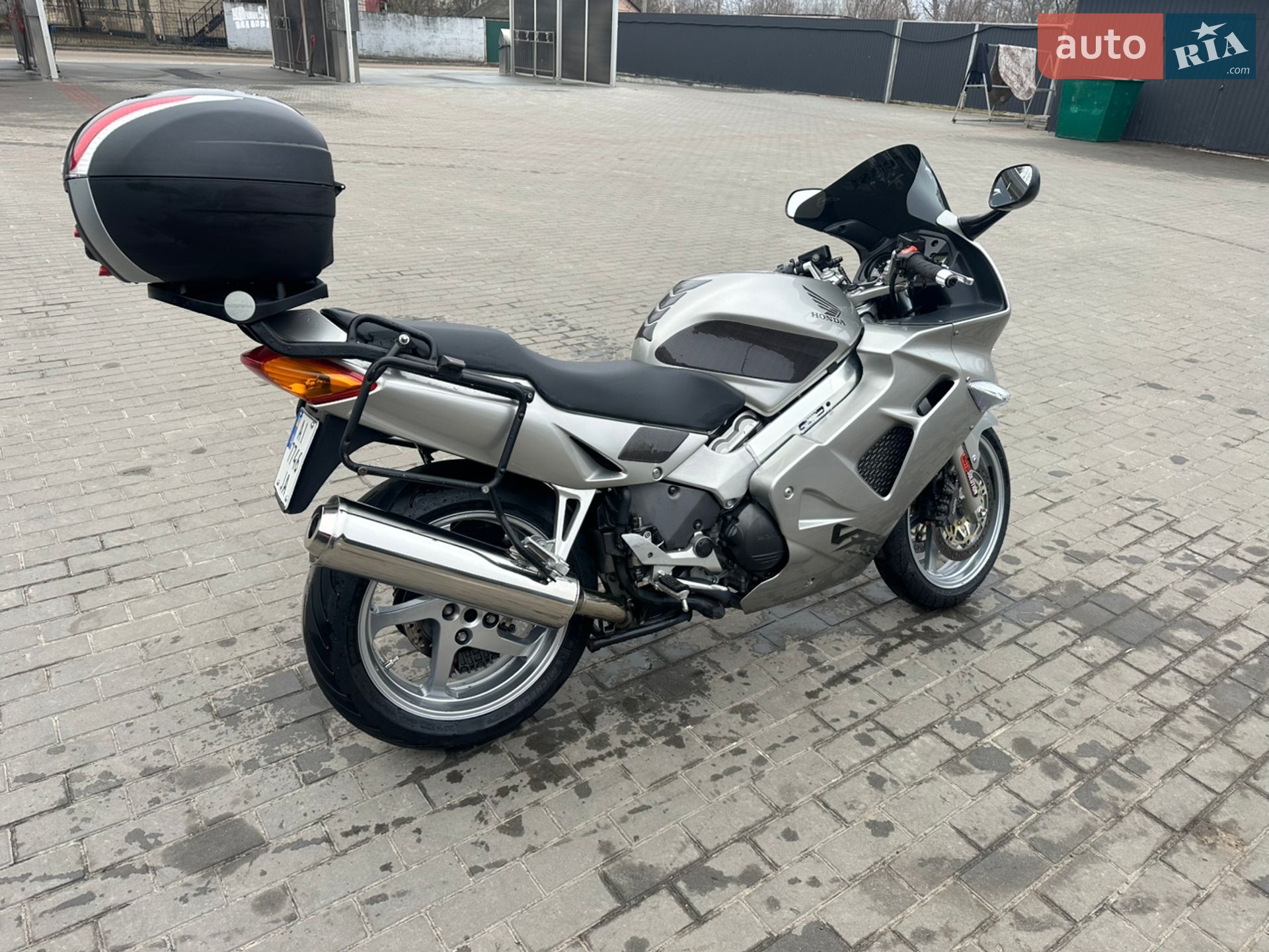 Головне фото звіту автомобіля HONDA RC 46 1998