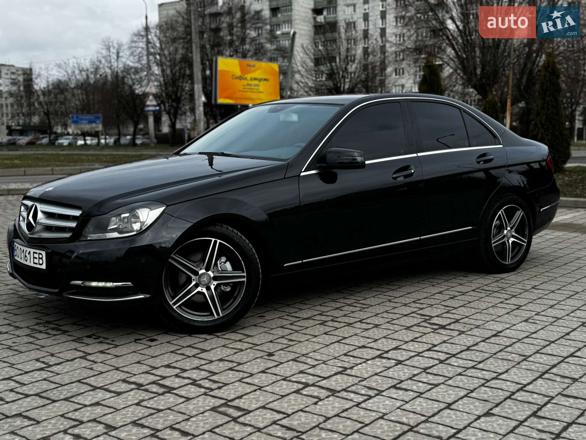 MERCEDES-BENZ C 220