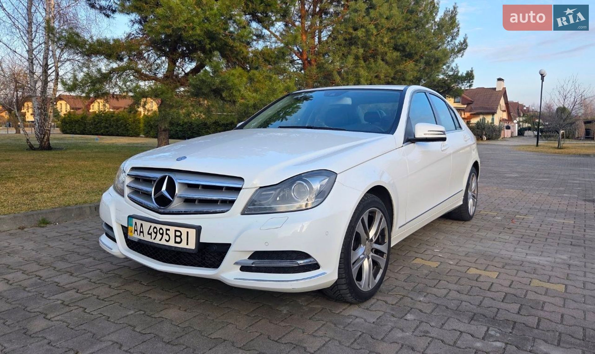MERCEDES-BENZ C 180 2012