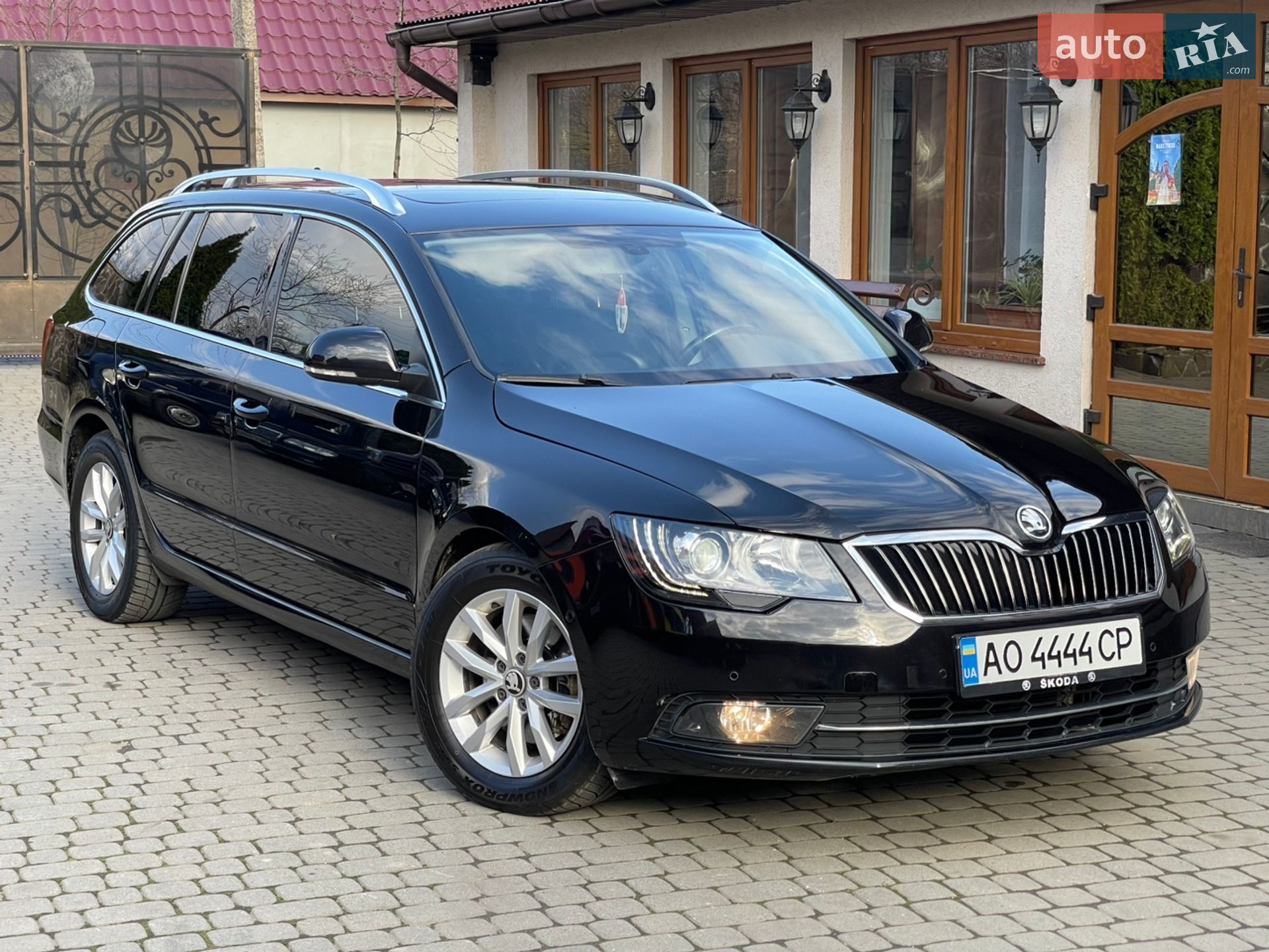 Головне фото звіту автомобіля SKODA SUPERB 2013
