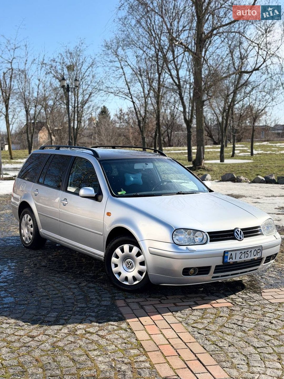 VOLKSWAGEN GOLF 2003