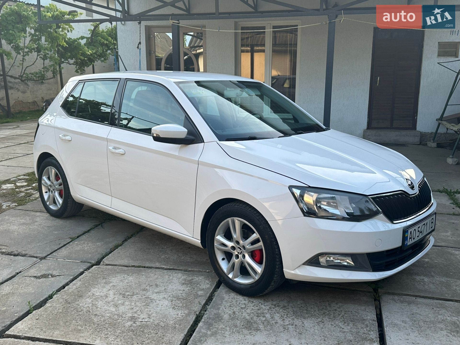 Головне фото звіту автомобіля SKODA FABIA 2015