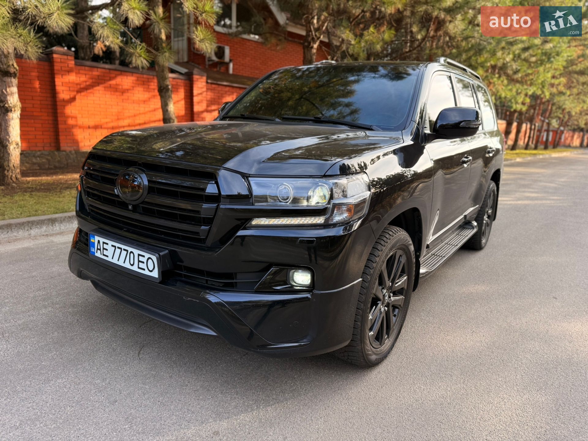 Головне фото звіту автомобіля TOYOTA LAND CRUISER 200 2017