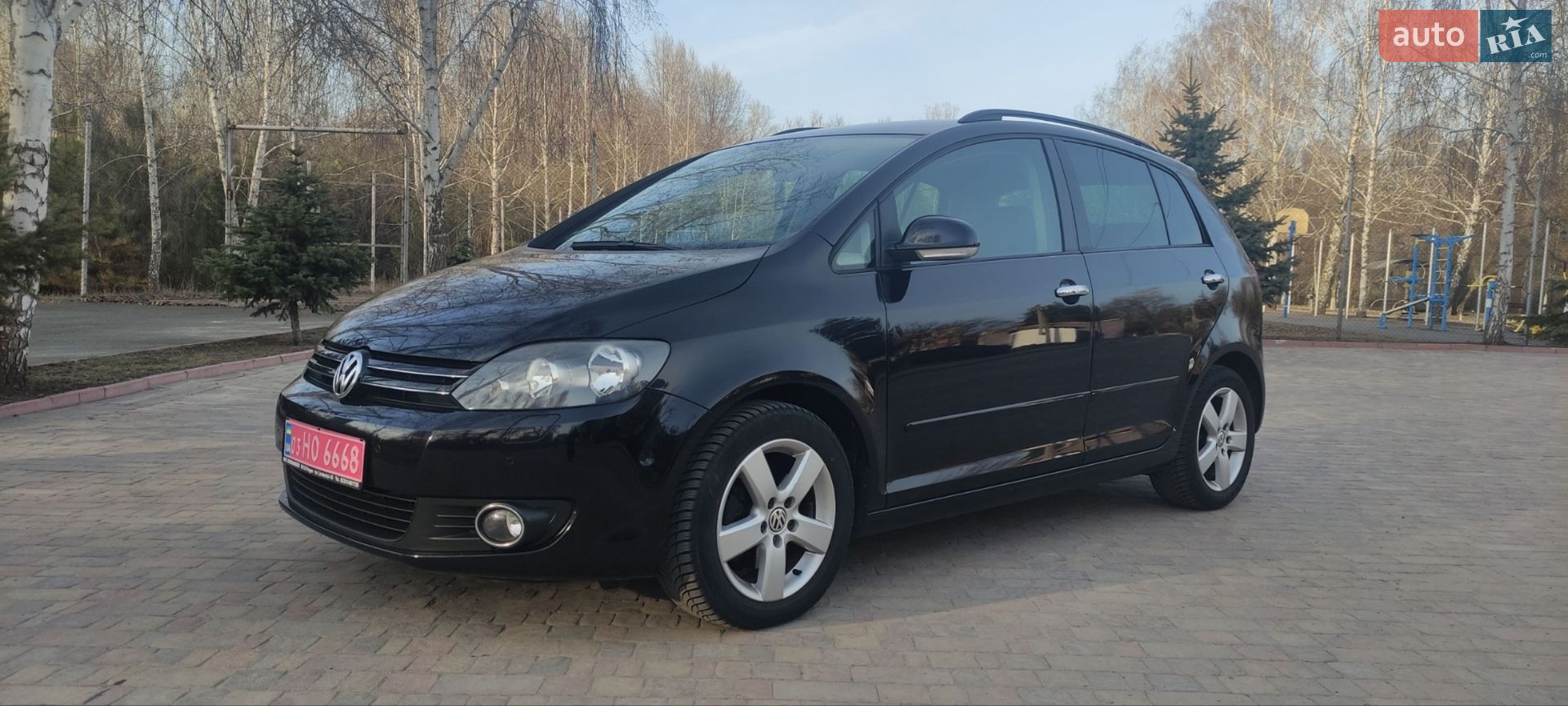 VOLKSWAGEN GOLF PLUS 2010