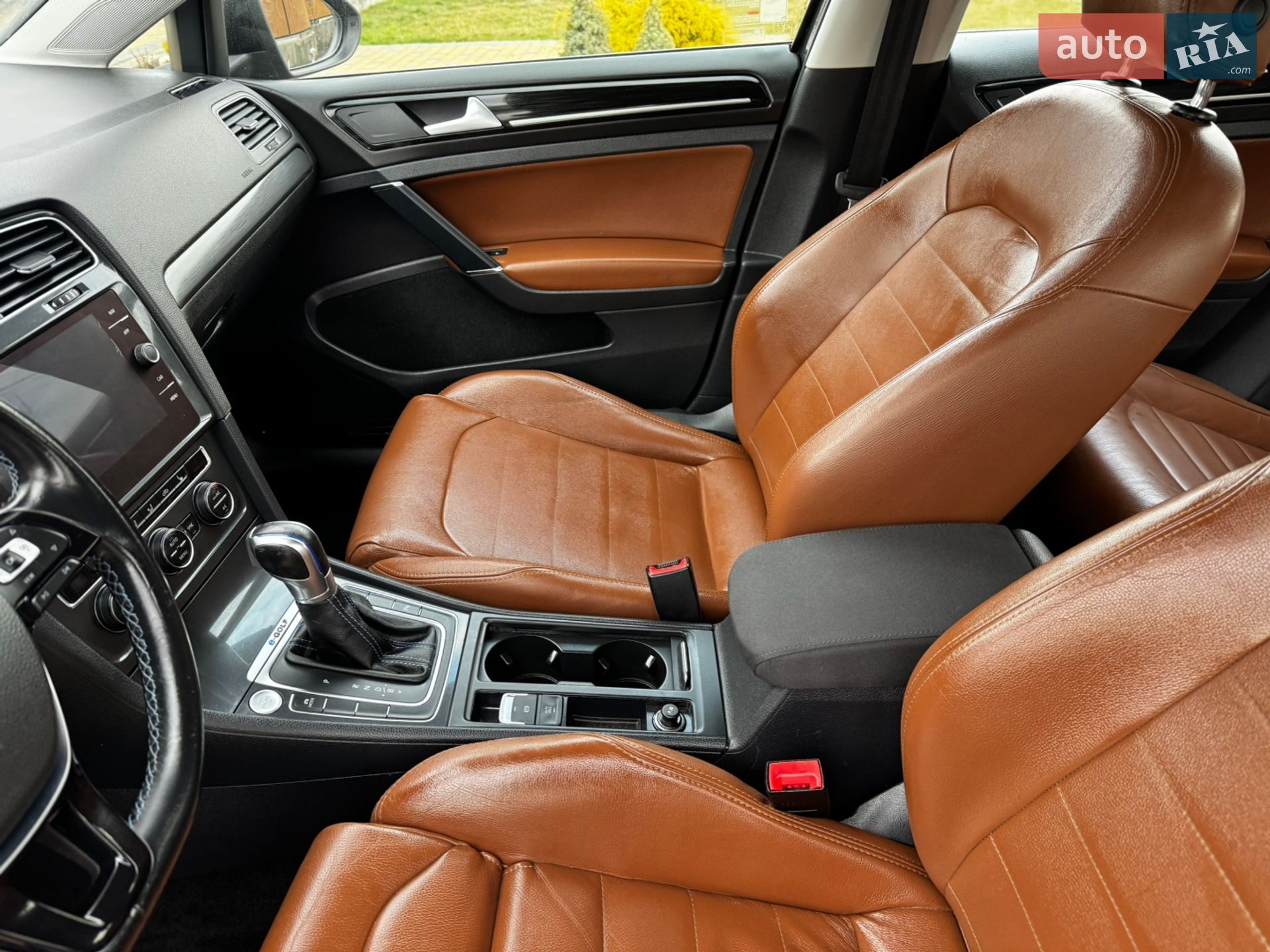 VOLKSWAGEN E-GOLF 2019